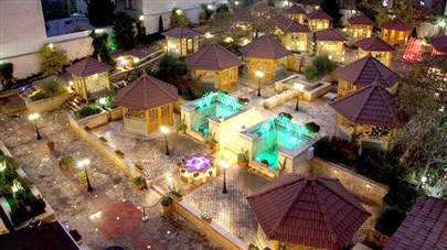 حیاط هتل آبان مشهد حیاط هتل آبان مشهد